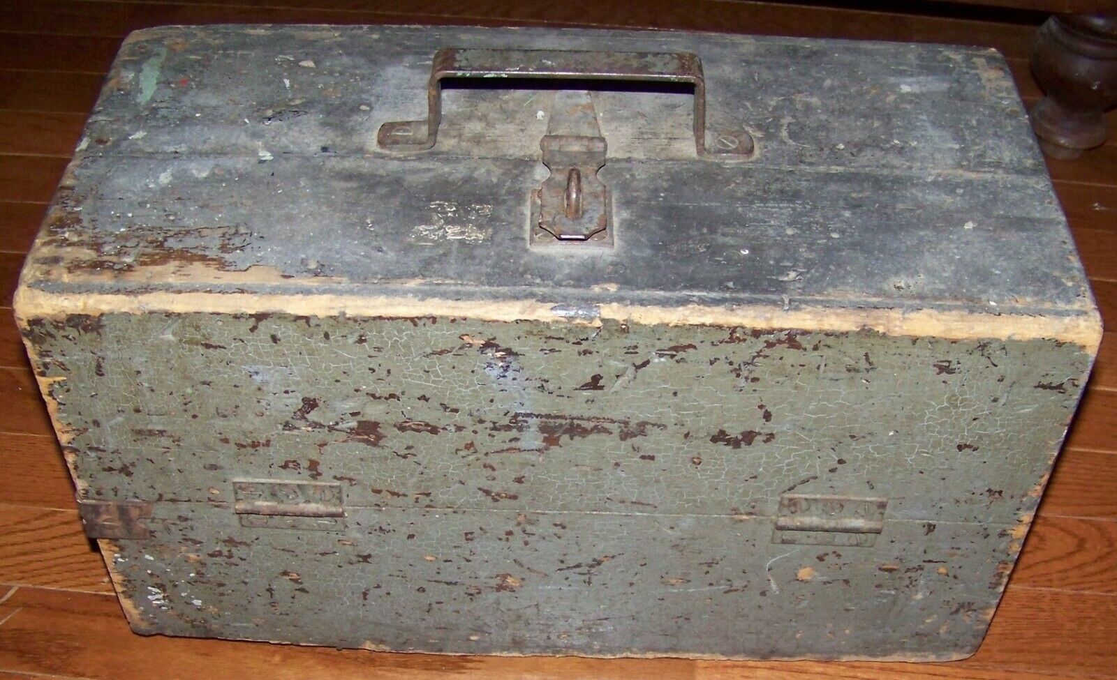 ANTIQUE PRIMITIVE GREEN PAINTED TOOL FISHING TACKLE WOODEN BOX WOOD
