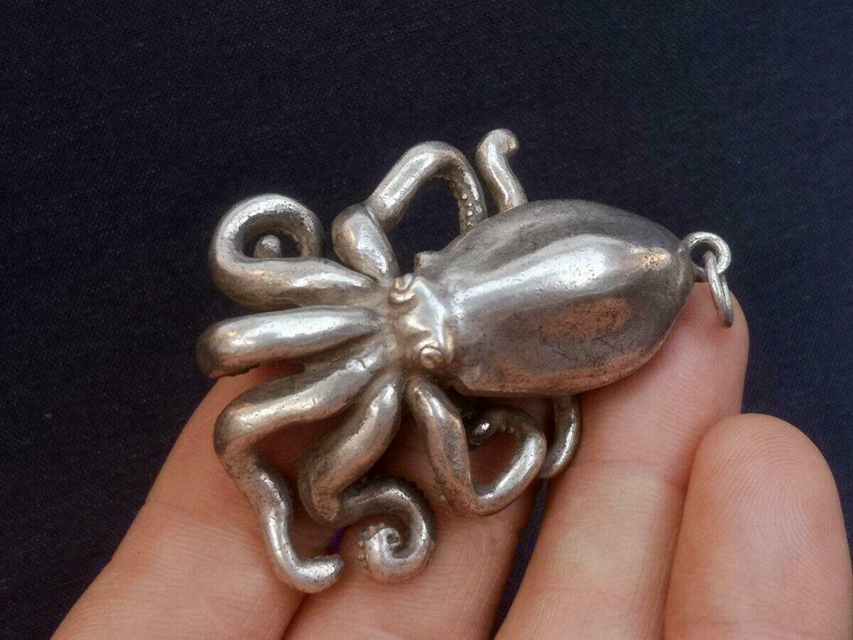 Old China Tibet Silver Carving Octopus Fish Statue Amulet Necklace Pendant Gift