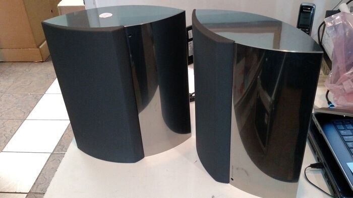 bang and olufsen beolab 4000  active speaker  enhanced bass in excellent cond.