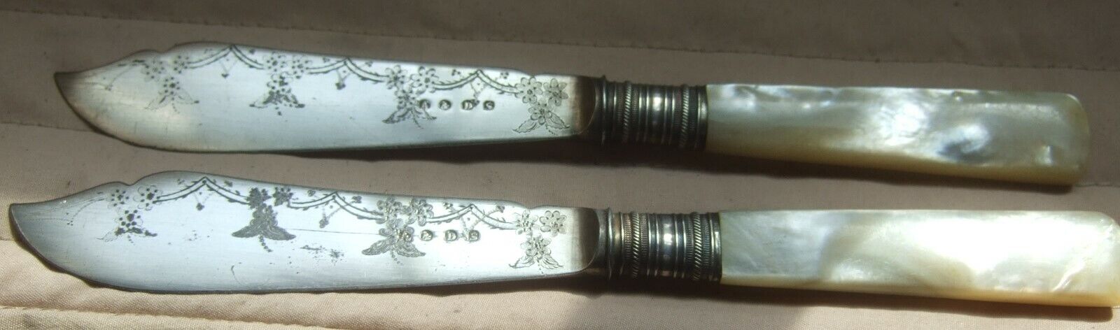 Pearl Handled Fish Knife or Butter Spreader (Two)