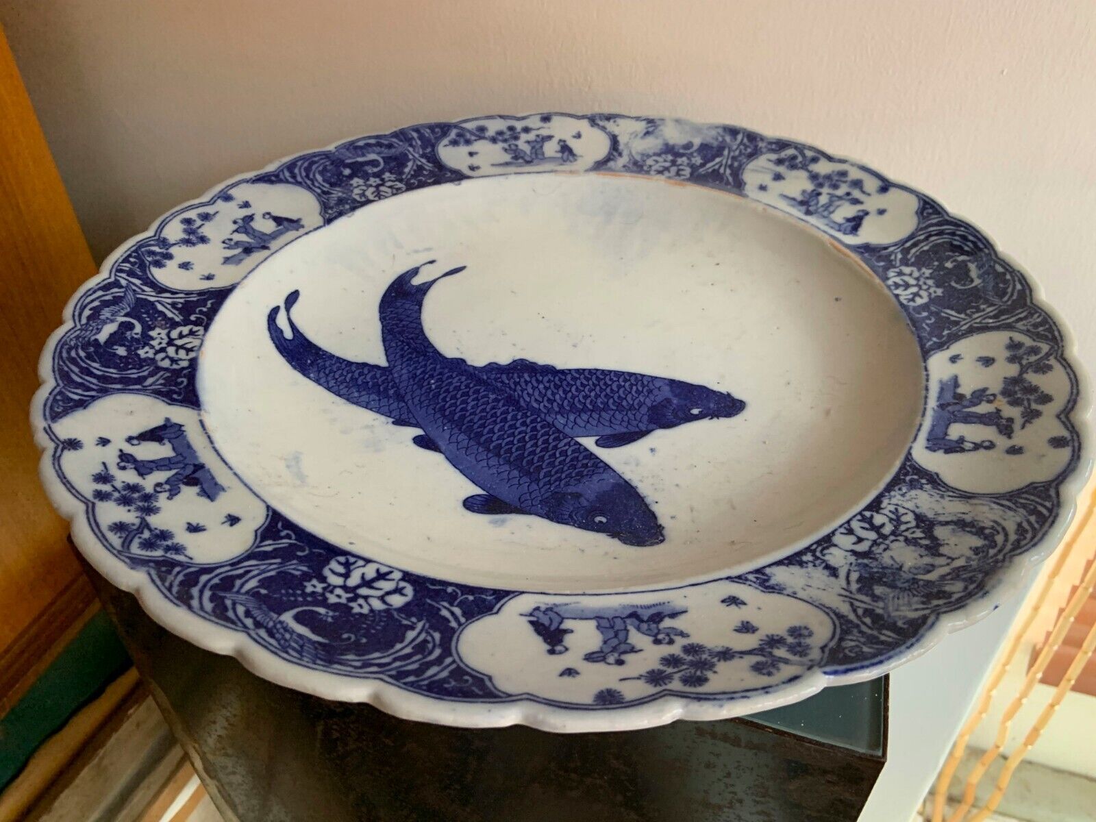 Beautiful Japanese fish plate late 19th / early 20th century