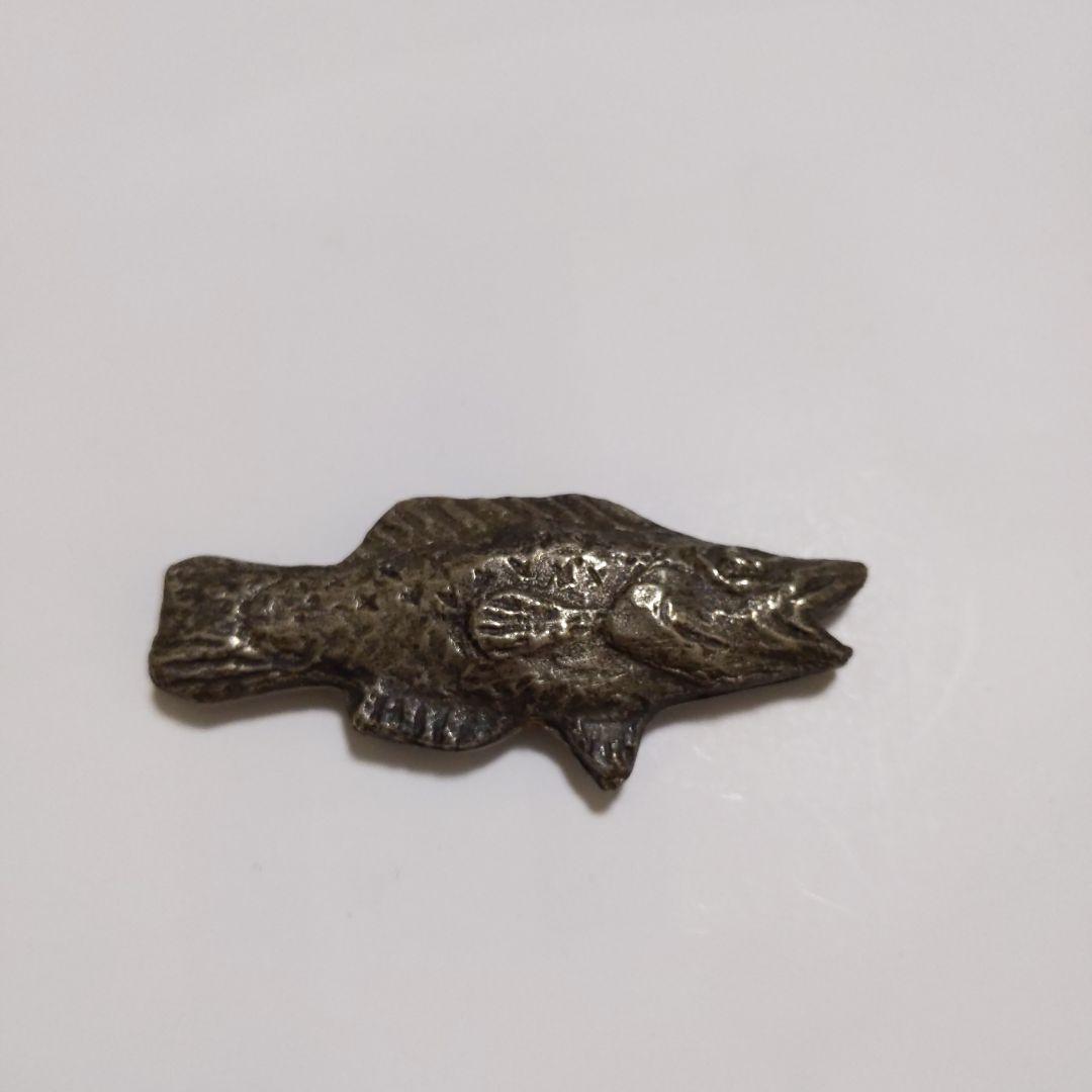 OBIDOME FISH Shape 2.3 in Metal Engraving MEIJI Era Japanese Antique Old KIMONO