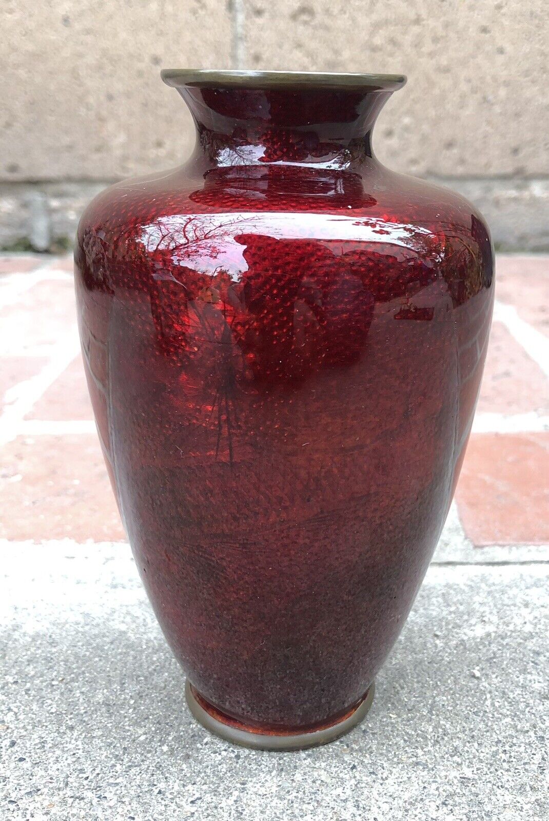 Antique Japanese Akasuke Ginbari Pigeon Blood Red Cloisonne Vase Fish Design