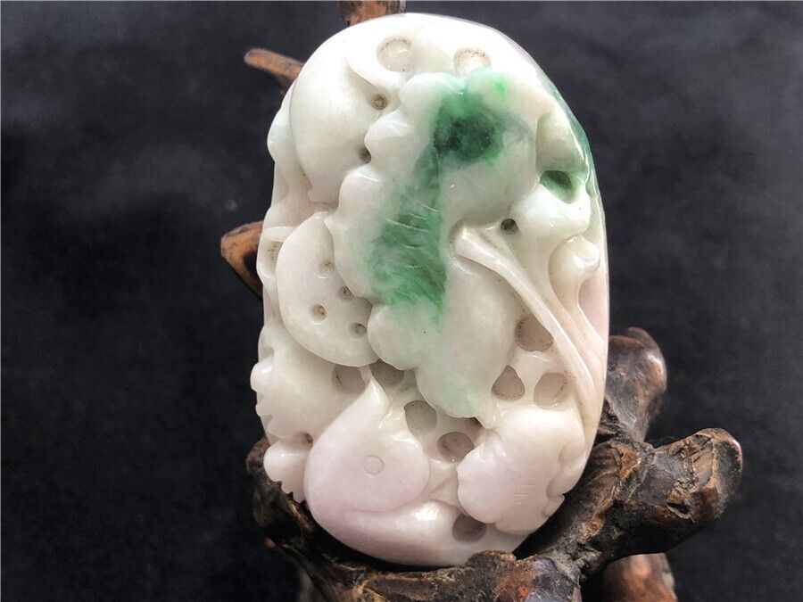 Chinese ancient artisan Hand-carved Delicate natural Jadeite fish pendant 452