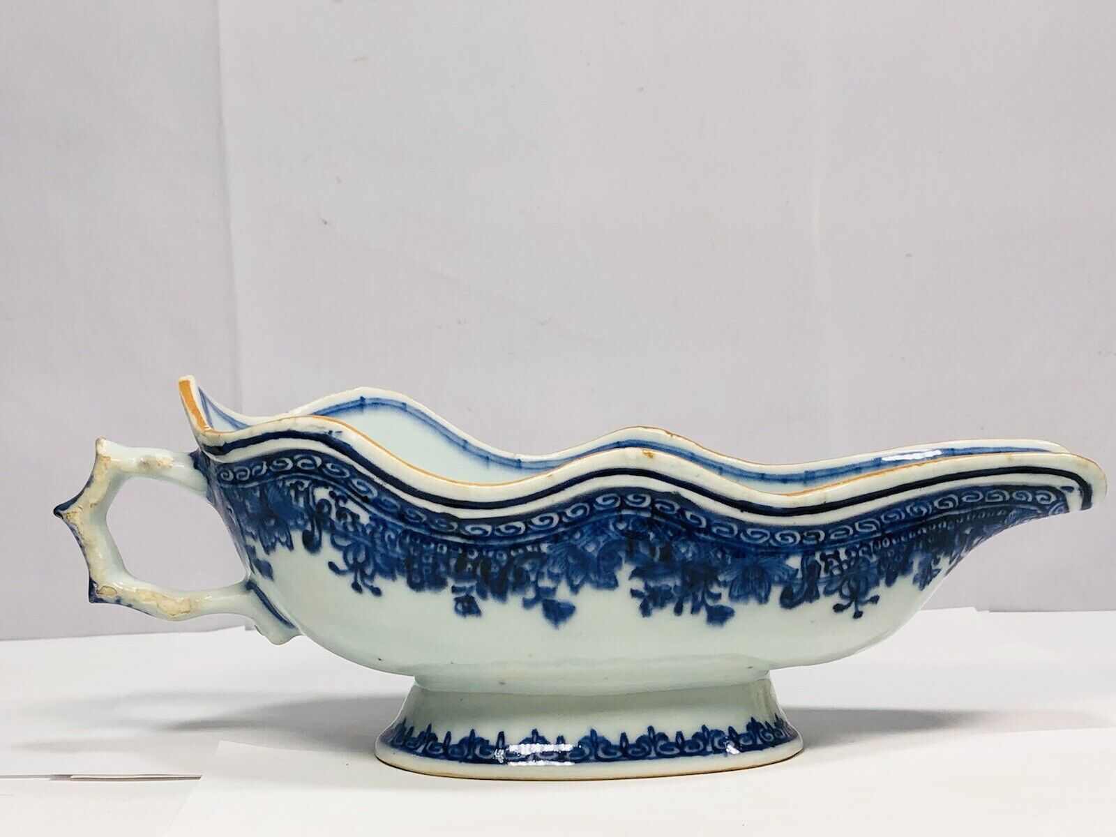 18th chinese export fitzhugd  Blue And White Water  coupe boat shape