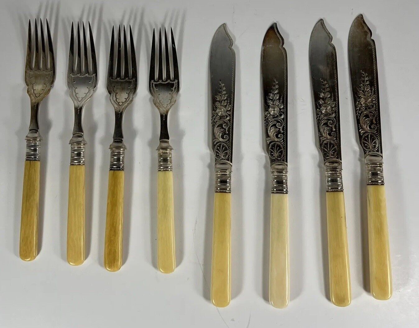 (4) Fish Knives & (4) Forks with Beige Handles