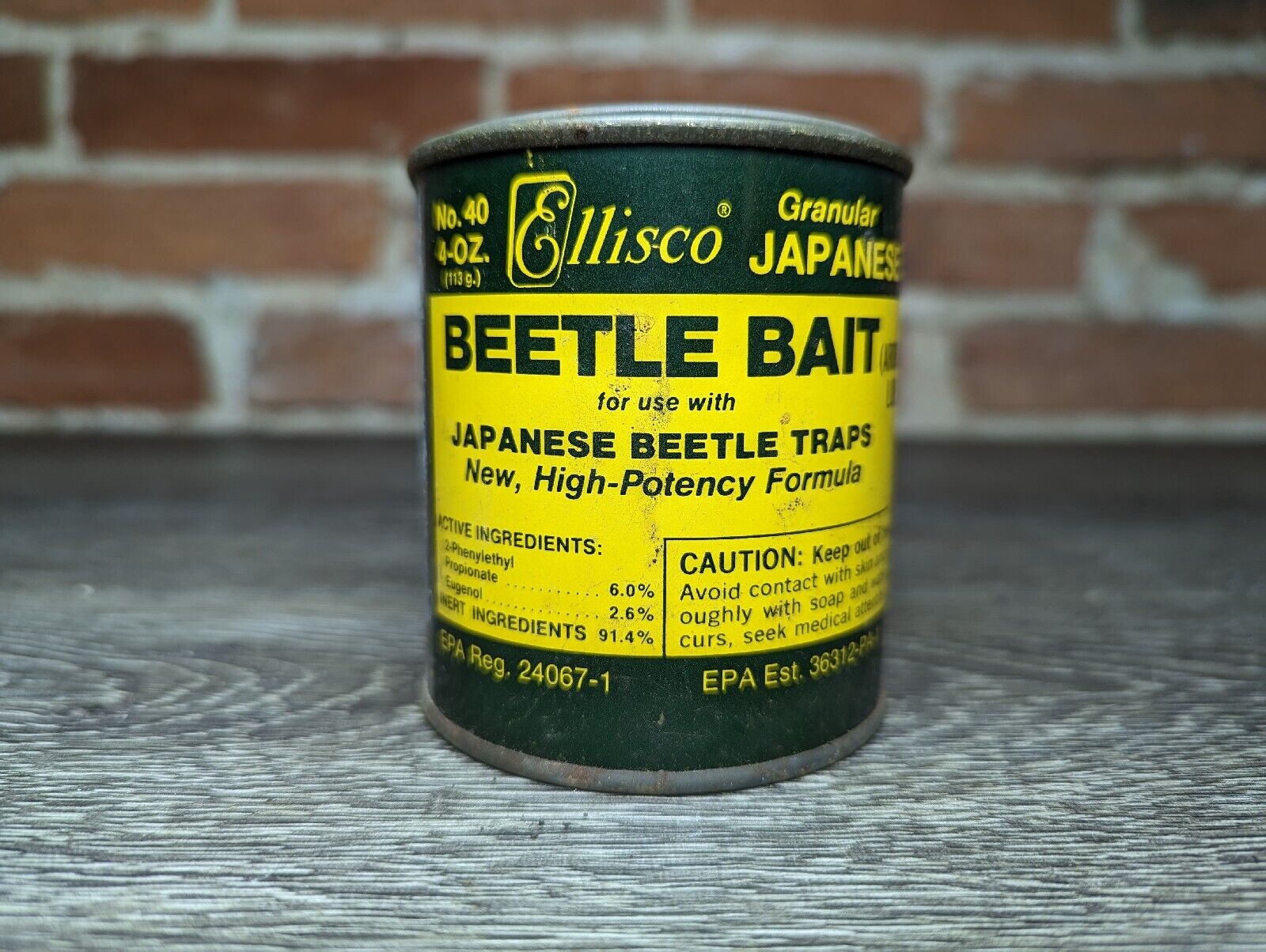 VINTAGE ELLISCO #40 BEETLE BAIT AROMATIC LURE USE IN JAPANESE BEETLE TIN 4OZ CAN