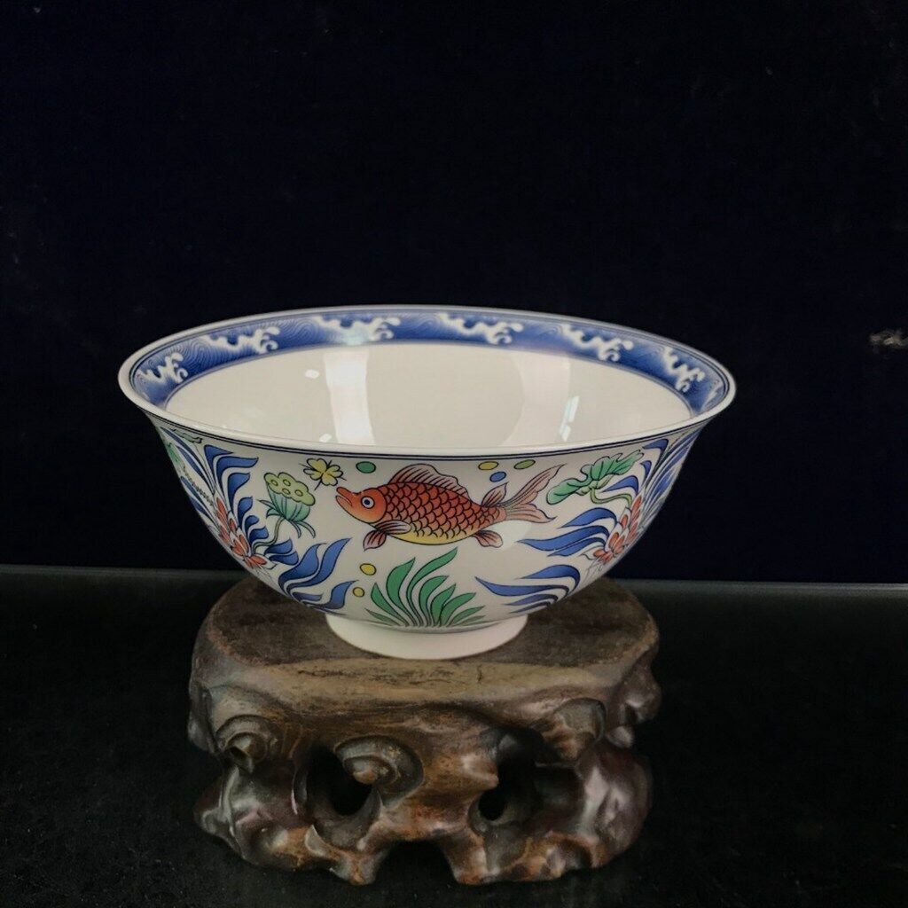 Chinese Doucai Porcelain Hand Painted Exquisite Fish and algae pattern Bowl 8796