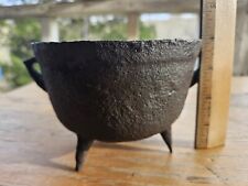 Rare 1 Pint Size 18th-19th Cent Cook Sauce Pot With Hearth Hanger Early Casting. picture