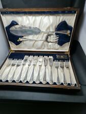 ANTIQUE VINERS 14 PIECES CUTLERY FISH SET SILVER PLATED MADE BY APPT.OF THE KING picture