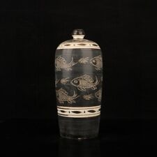 The Old Fish Plum Bottle from the Song Dynasty in China picture