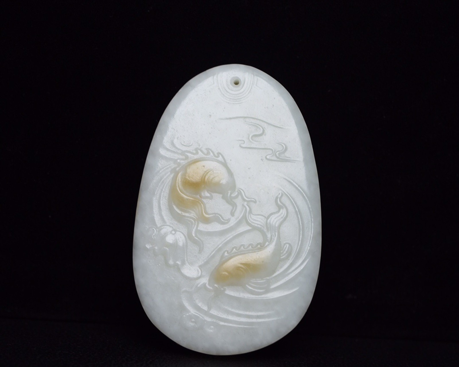 Certified Natural Hetian Jade Hand-carved Exquisite Two Fish Pendant 7656