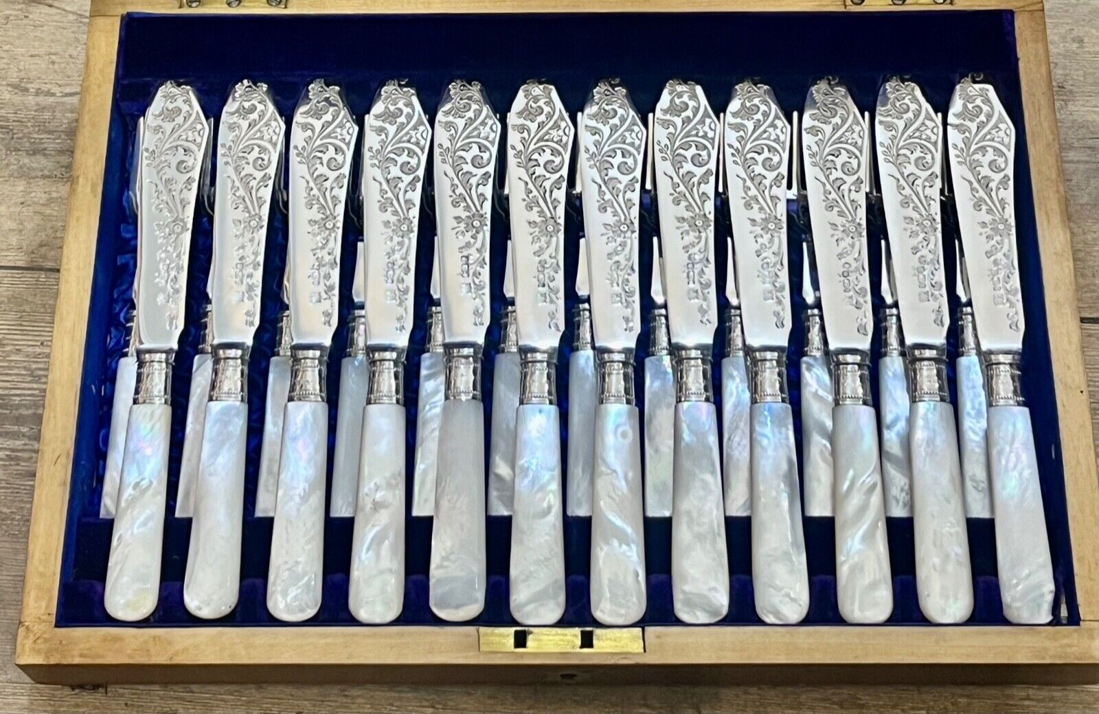Superb set of Solid sterling silver fish knives & Forks mother of pearl 1901