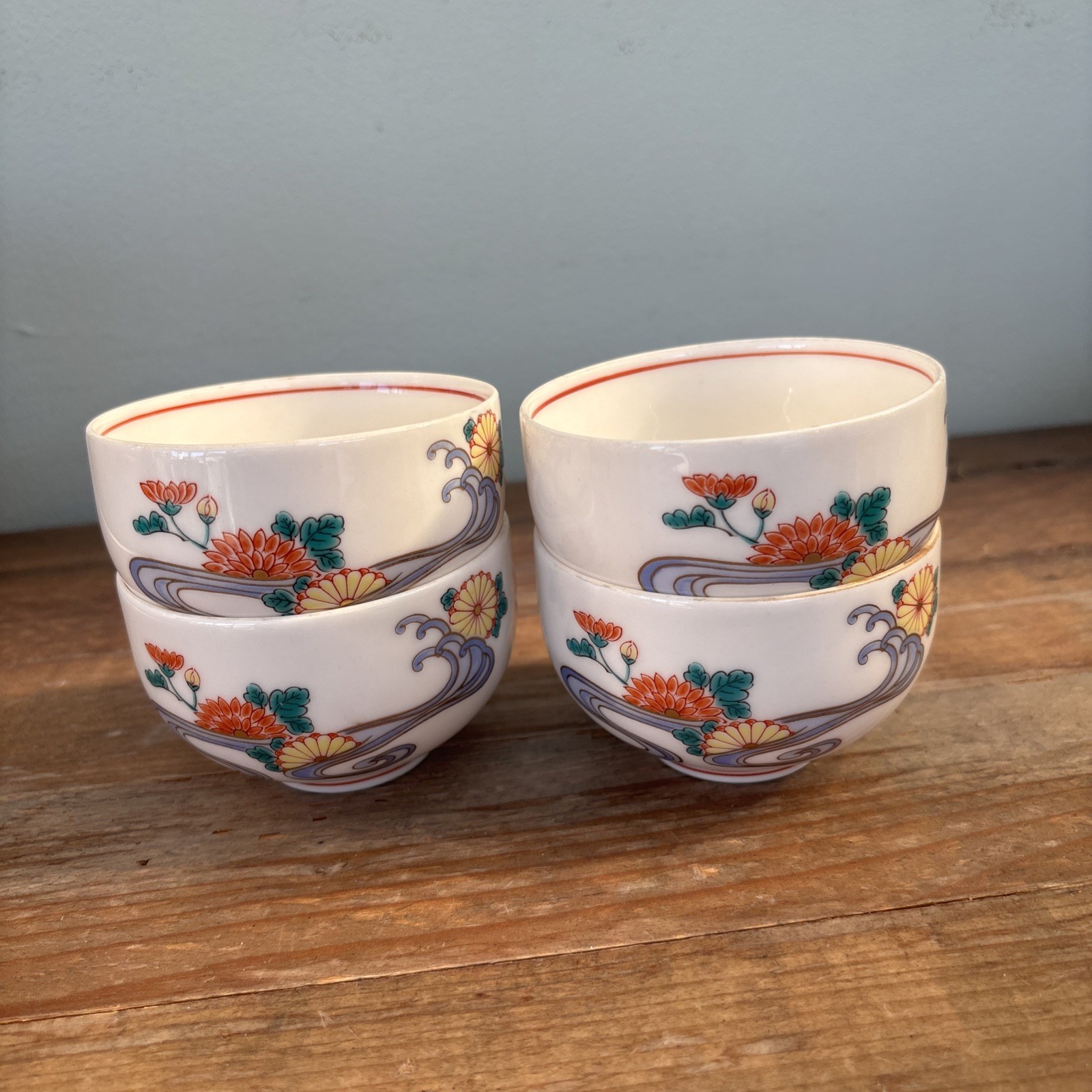 4 x Japanese Arita ware porcelain tea cups 