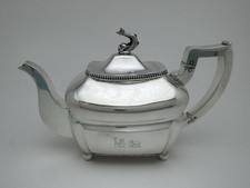 STUNNING IRISH GEORGIAN STERLING SILVER TEAPOT James Le Bass 1811 DUBLIN 773 GR. picture